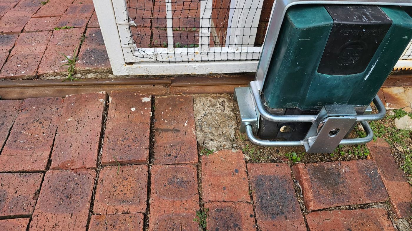 Gate motor installation